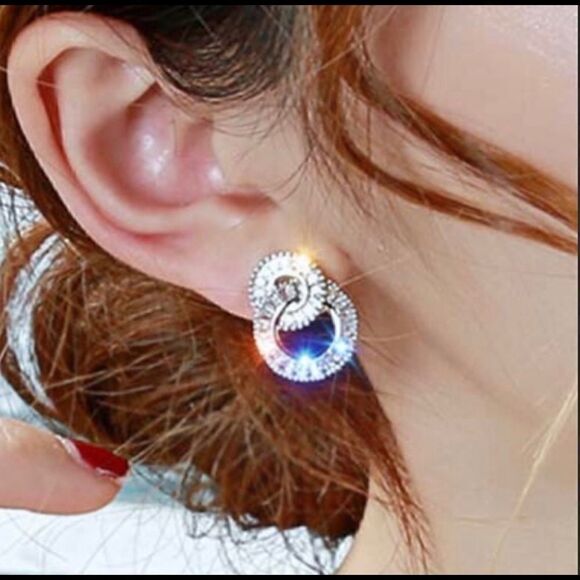 + 18k White Gold Diamond Earrings - Picture 6 of 7